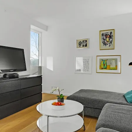 アパート 2 Bedroom Lovely In *