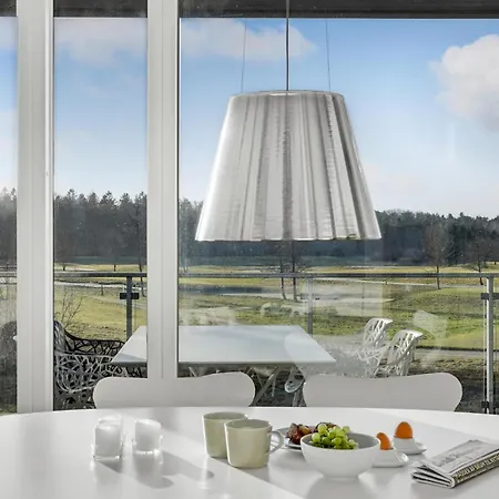 2 Bedroom Lovely In アパート